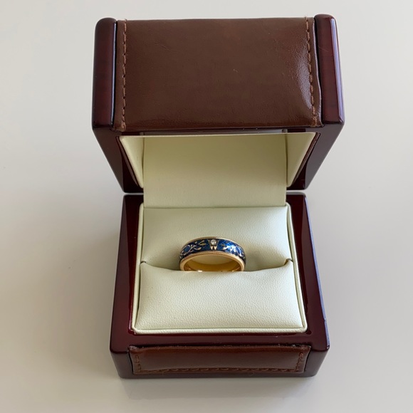 Wellendorff Forget-Me-Not Yellow Gold Blue Ring. - Picture 3 of 16